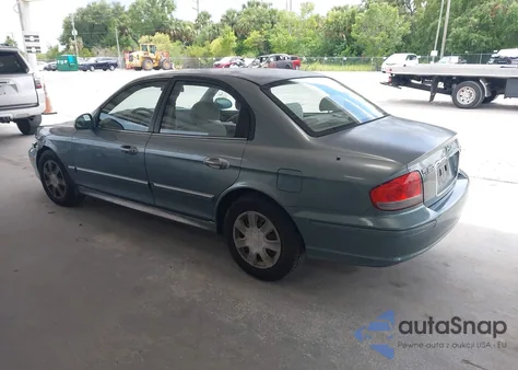 2004 Hyundai Sonata z USA, uszkodzony, nr VIN KMHWF25H64A045393